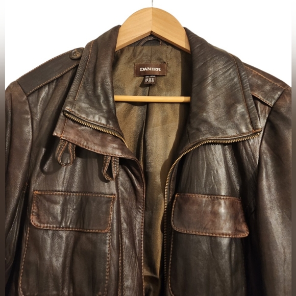 Men's Danier Brown Leather Jacket - Picture 4 of 5